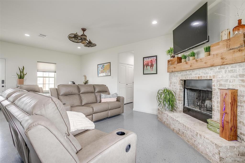 194 Reeves Road Property Photo 8