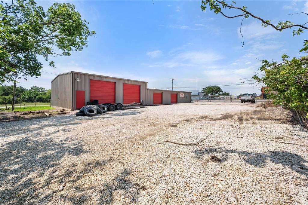 1731 S Us Highway 287 Property Photo 2