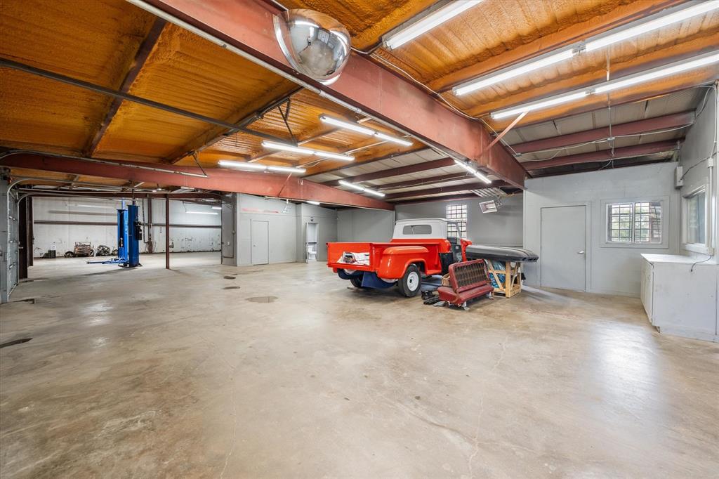 1731 S Us Highway 287 Property Photo 5