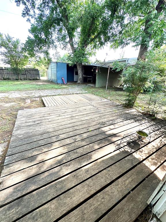 610 W Dale Street Property Photo 25