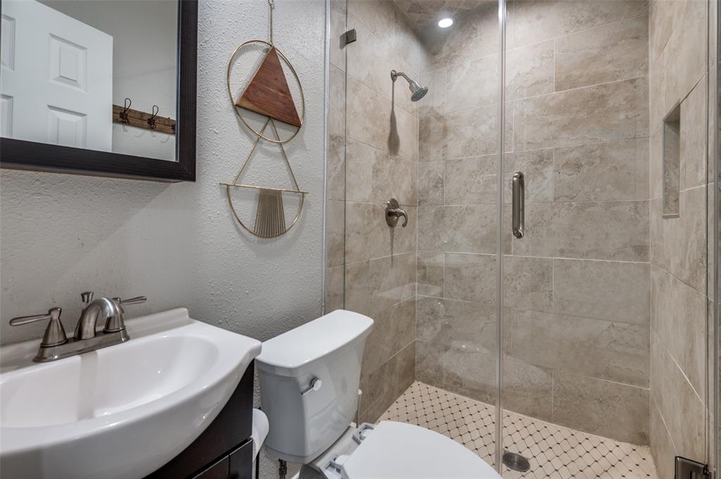 3385 Northaven Road Property Photo 24