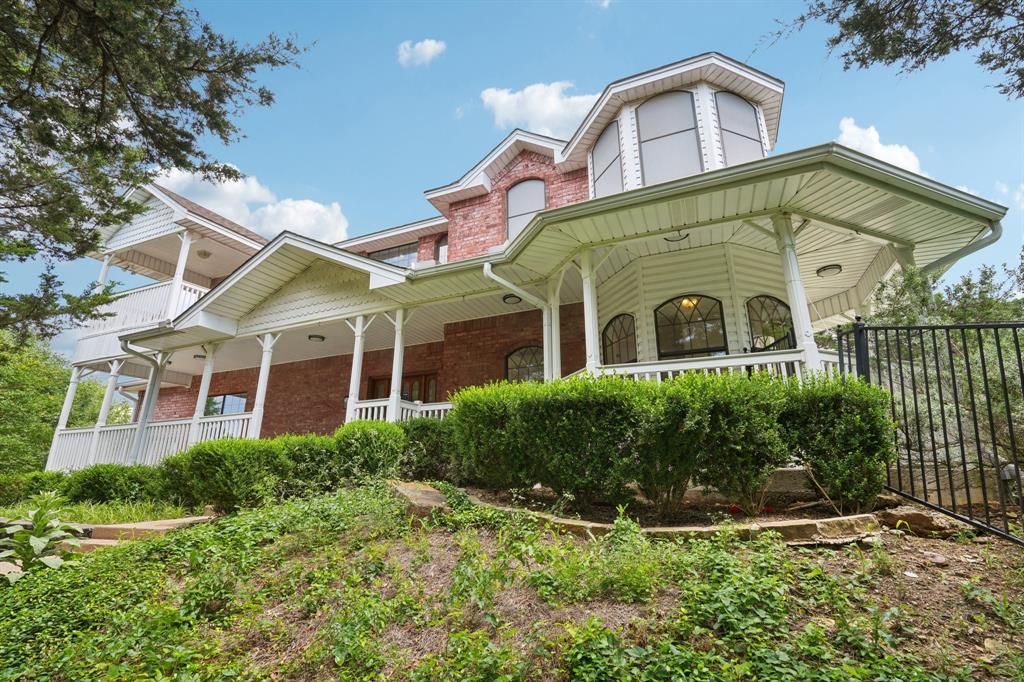 2224 Bluff Court Property Photo 1