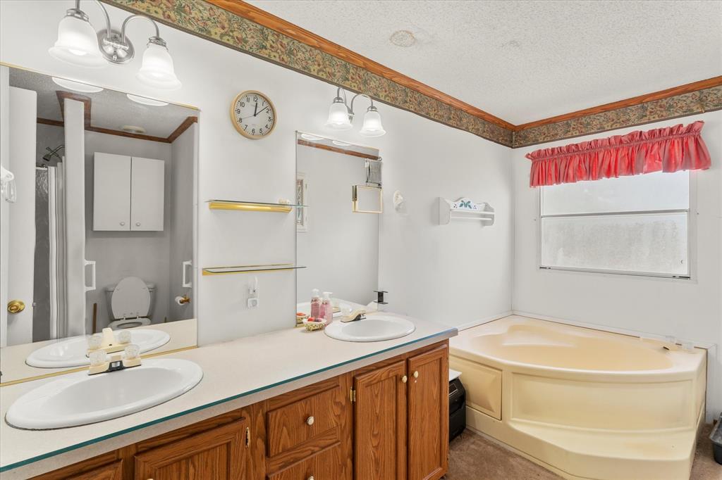 445 County Road 4742 Property Photo 35