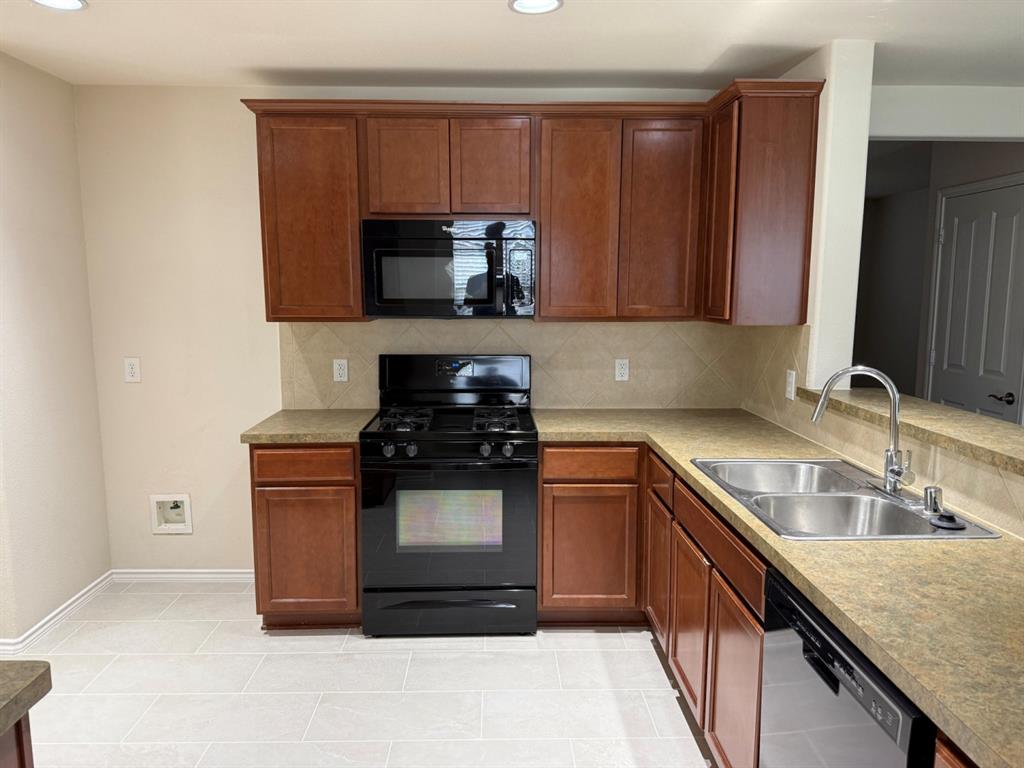 7421 Kite Lane Property Photo 6