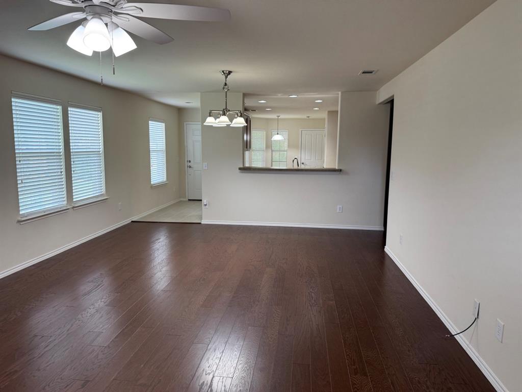 7421 Kite Lane Property Photo 10
