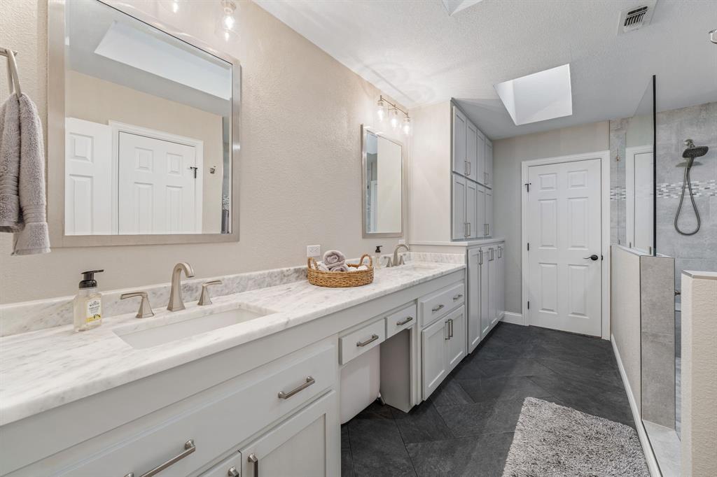 4904 Fairway Place Court Property Photo 17