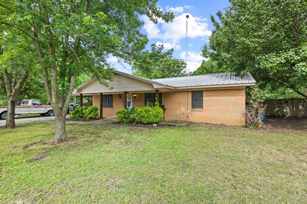201 S Caney Street Property Photo 1