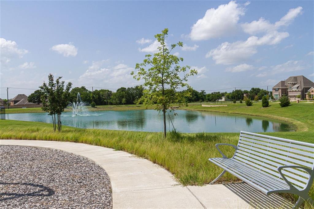 310 Lacey Oak Property Photo 4