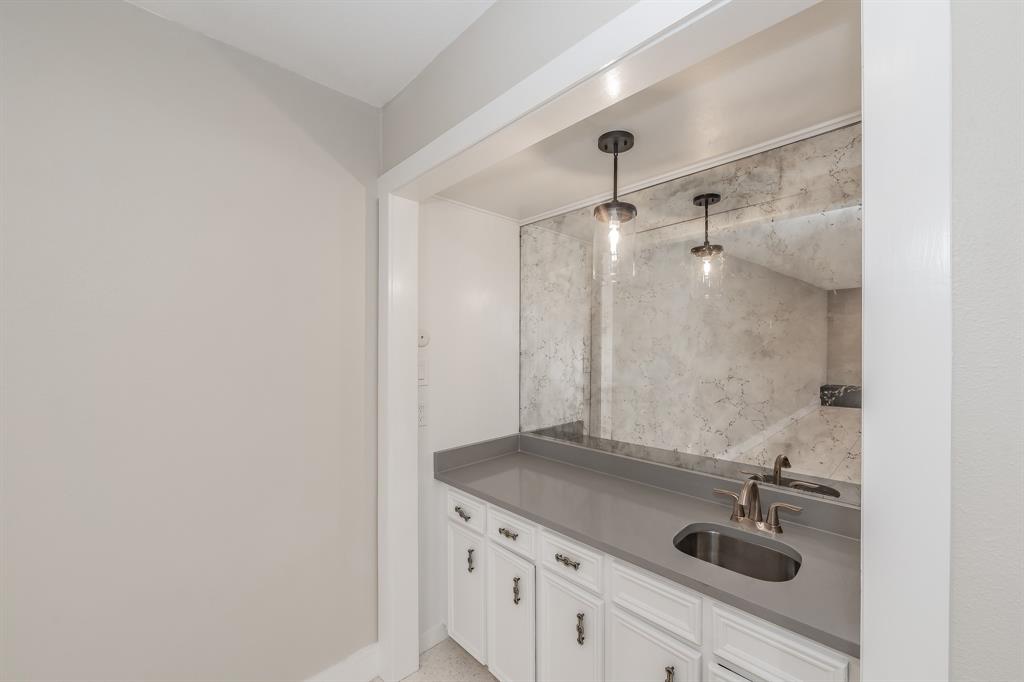 4605 Ranch View Road Property Photo 4