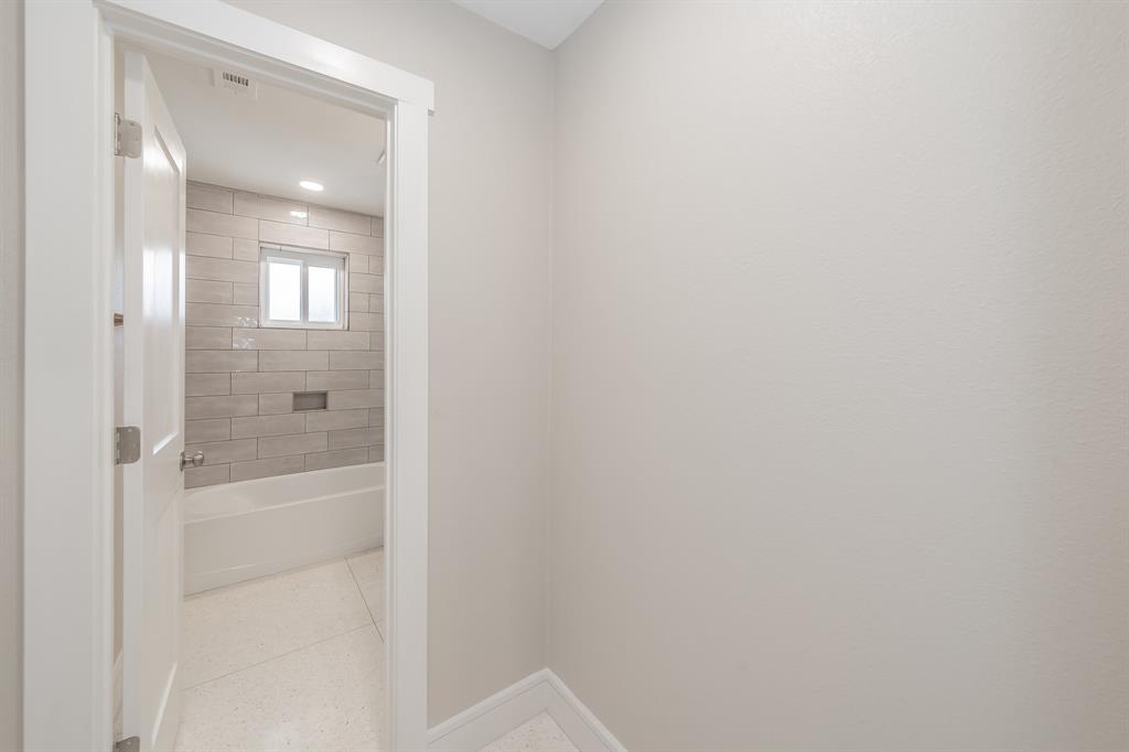 4605 Ranch View Road Property Photo 9
