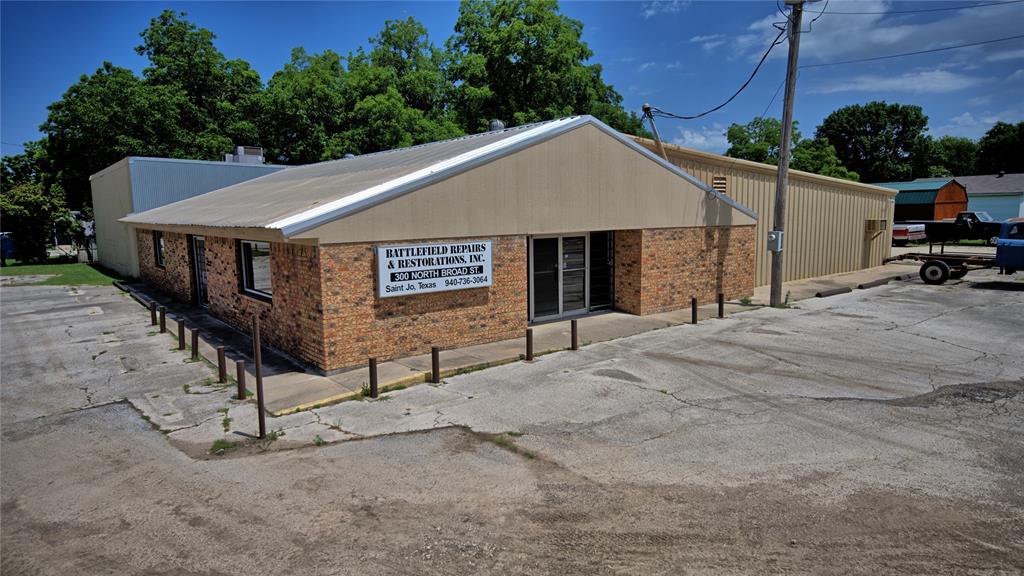 300 N Broad Street Property Photo 1