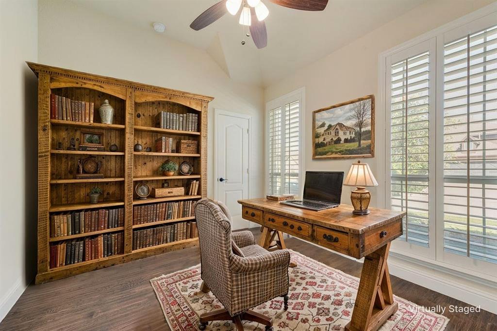 1207 Glasbury Glen Way Property Photo 6