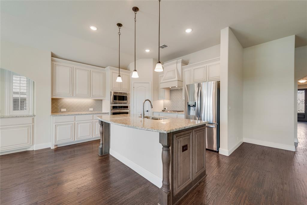 1207 Glasbury Glen Way Property Photo 12