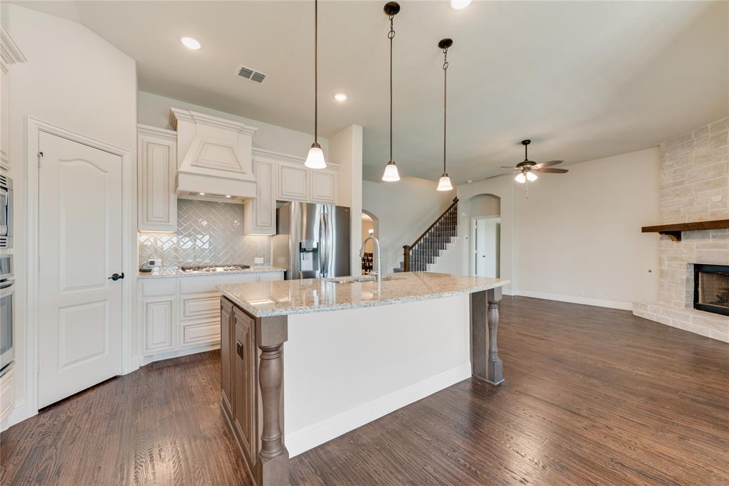 1207 Glasbury Glen Way Property Photo 15