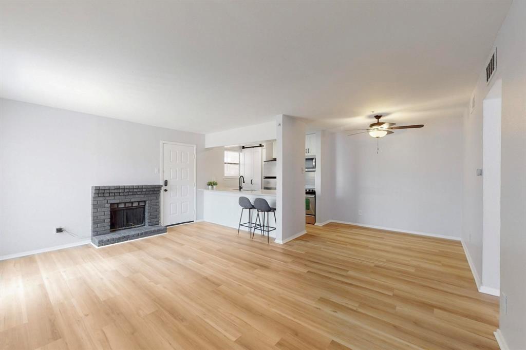 1810 N Garrett Avenue Property Photo 1