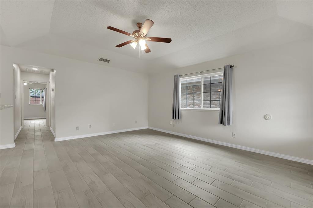 411 S Las Vegas Trail Property Photo 1