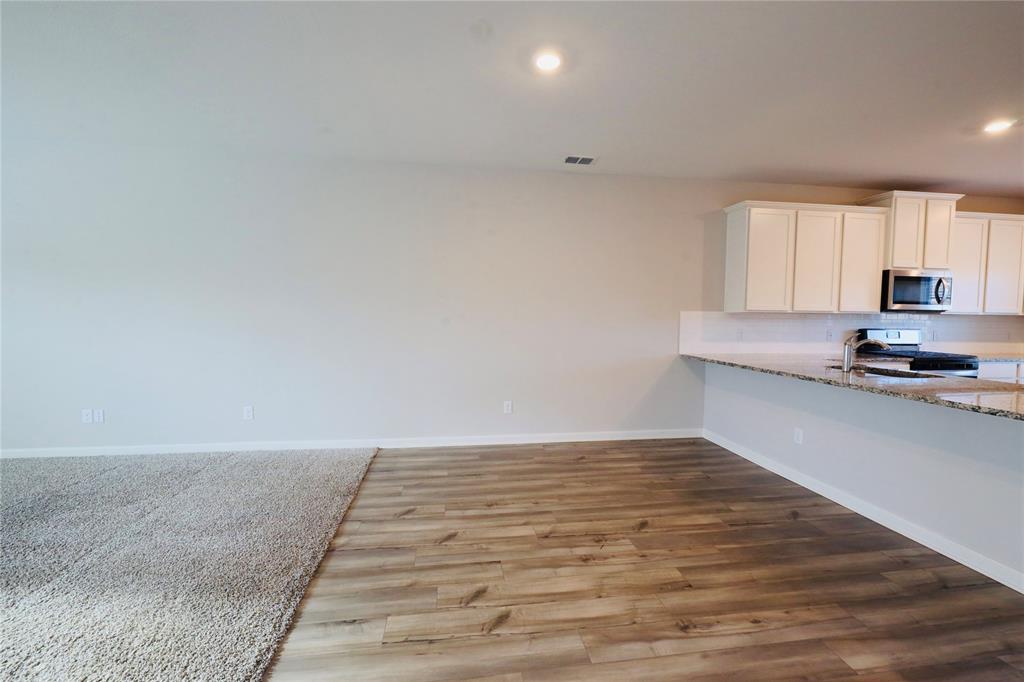 2121 Yarbrough Drive Property Photo 6