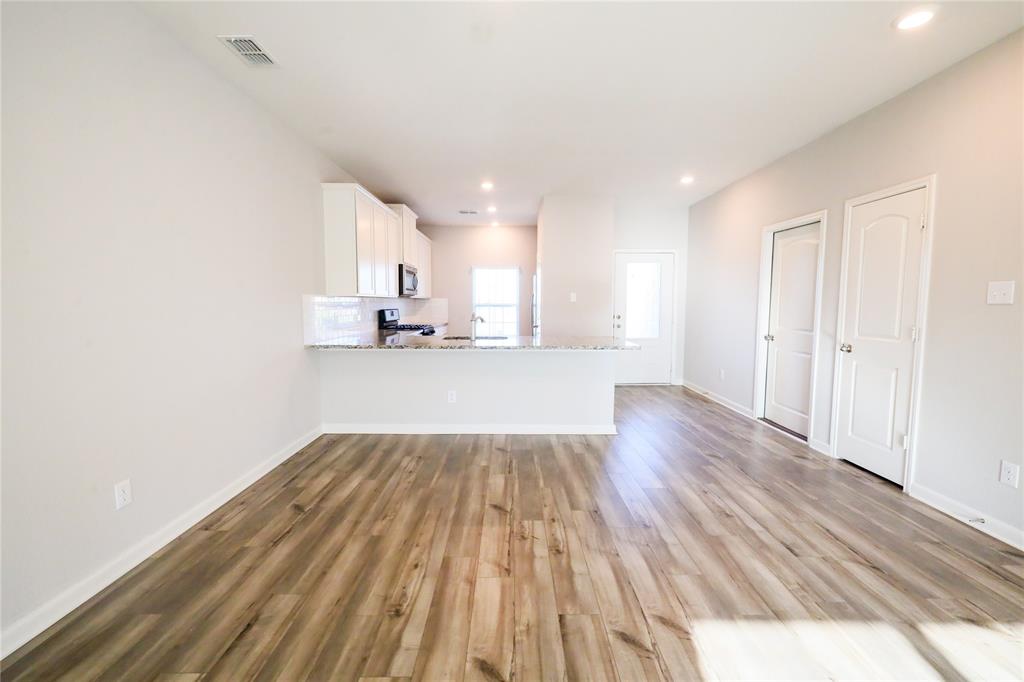 2121 Yarbrough Drive Property Photo 10