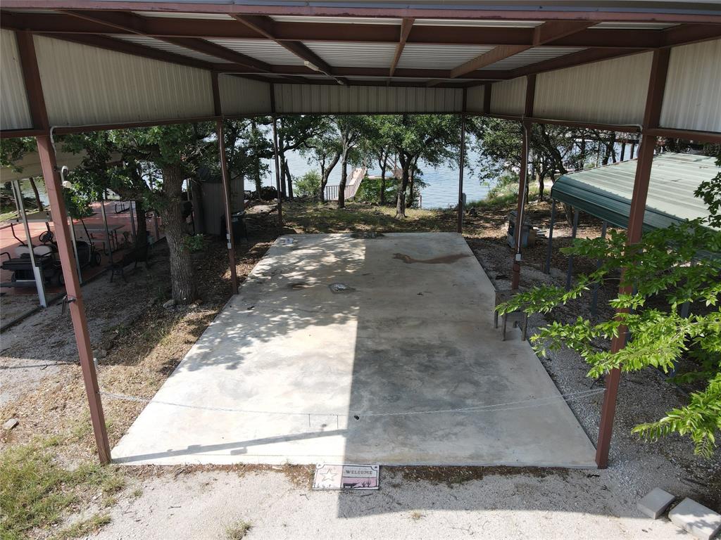 538 Oak Point Property Photo 3