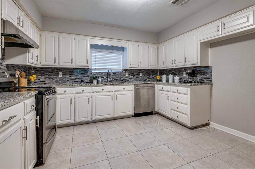 1415 Swiss Street Property Photo 10