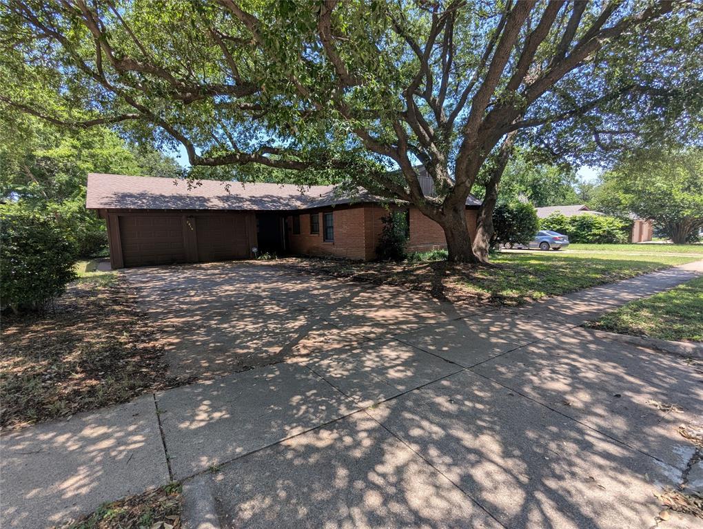 2816 Westfield Avenue Property Photo 1