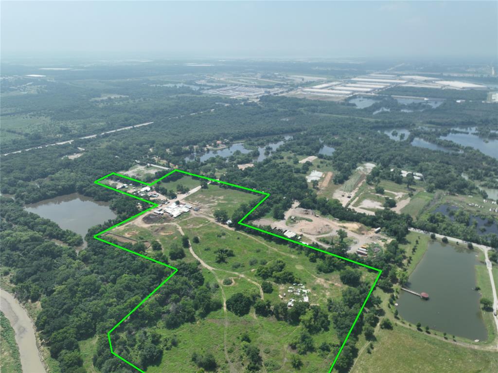 468 W Oakdale Property Photo 6