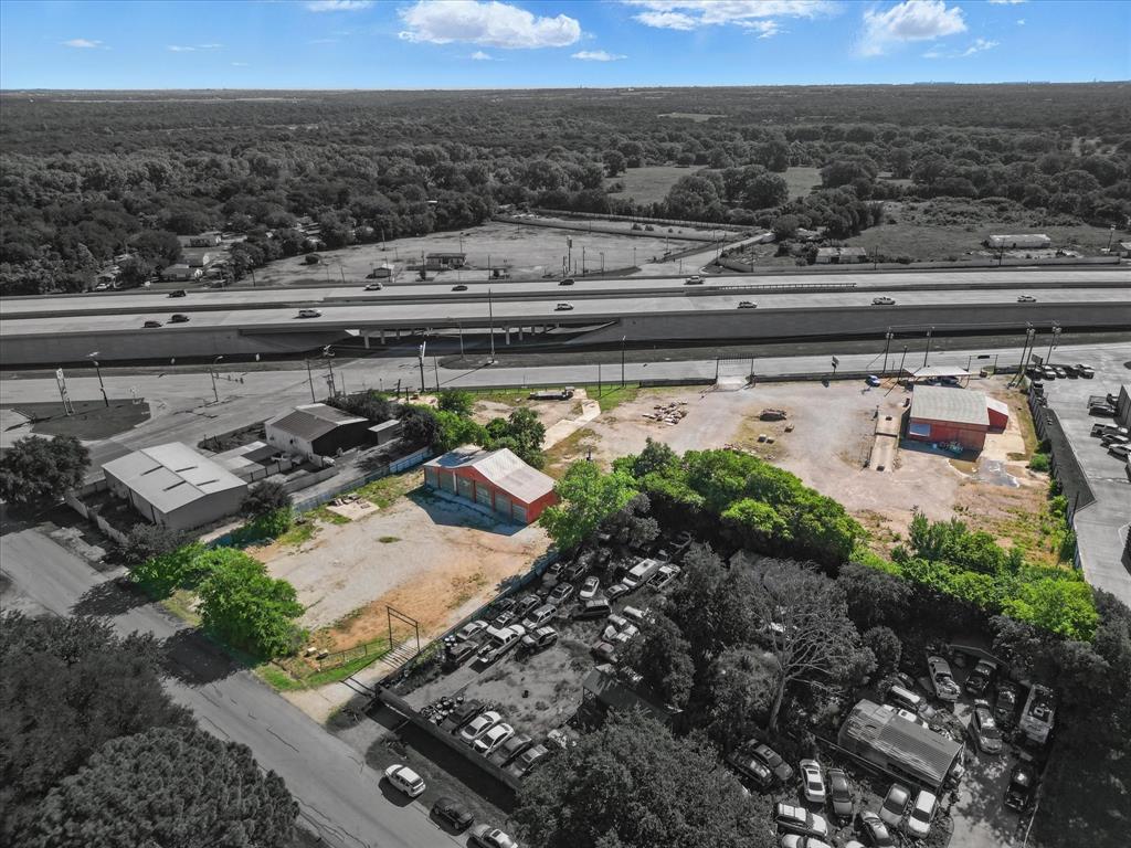 10025 Jacksboro Highway Property Photo 3