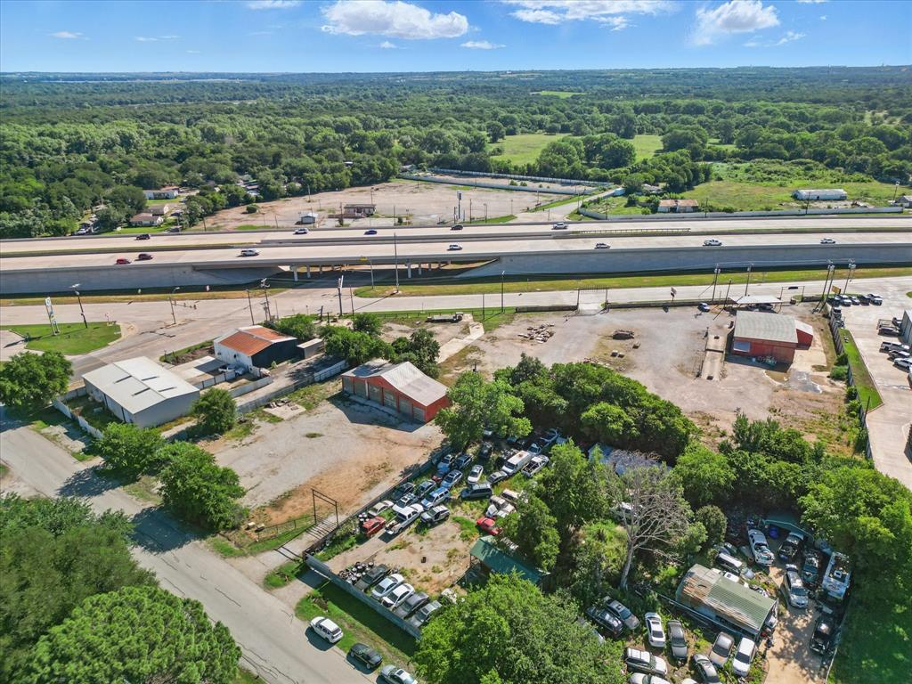 10025 Jacksboro Highway Property Photo 4