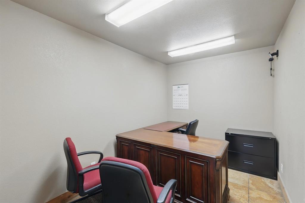 10025 Jacksboro Highway Property Photo 7