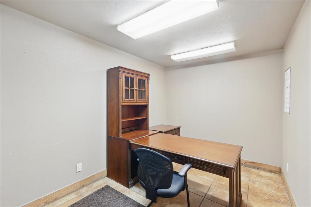 10025 Jacksboro Highway Property Photo 11