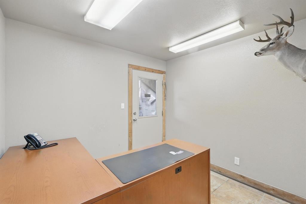 10025 Jacksboro Highway Property Photo 12