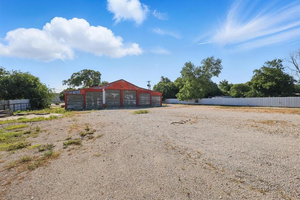 10025 Jacksboro Highway Property Photo 20