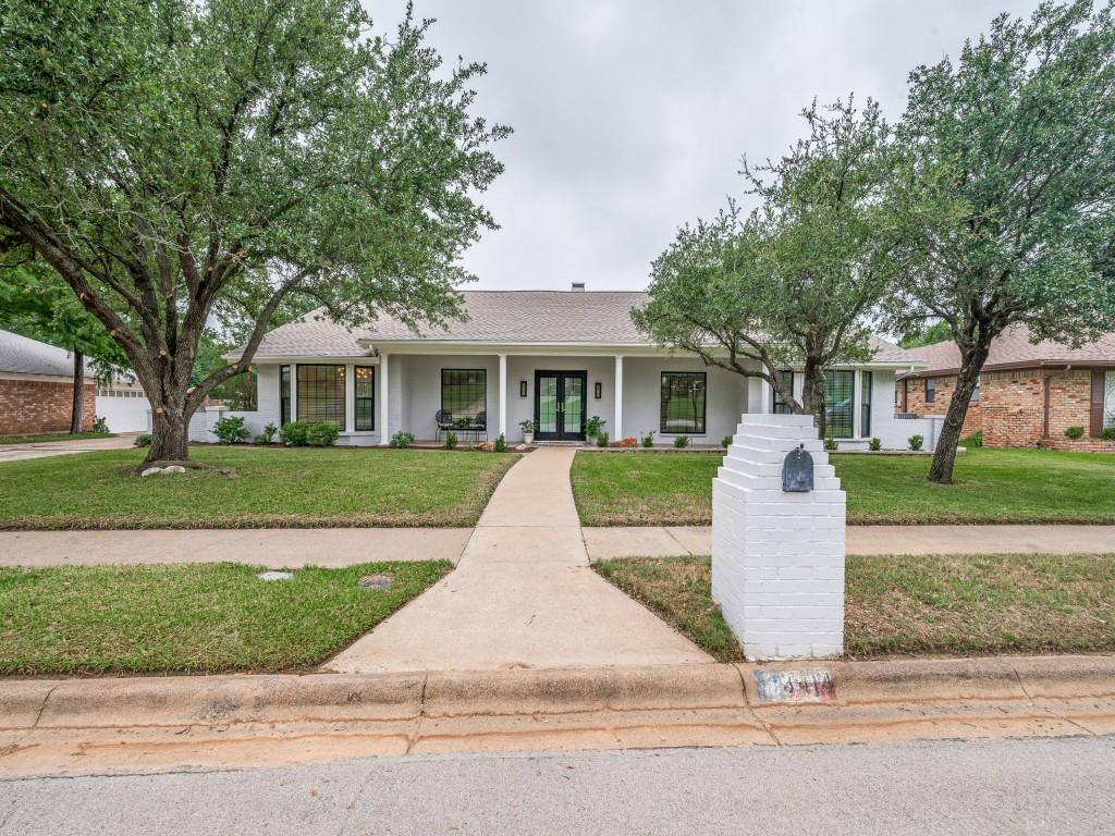 3414 Country Club Road Property Photo 1