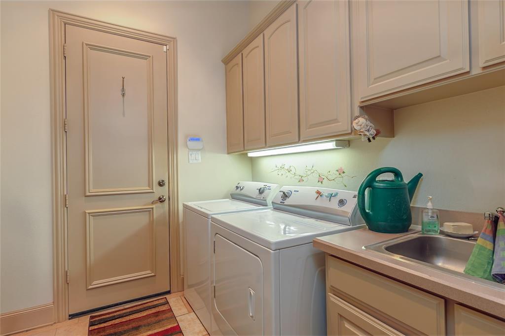 1420 Kensington Court Property Photo 17