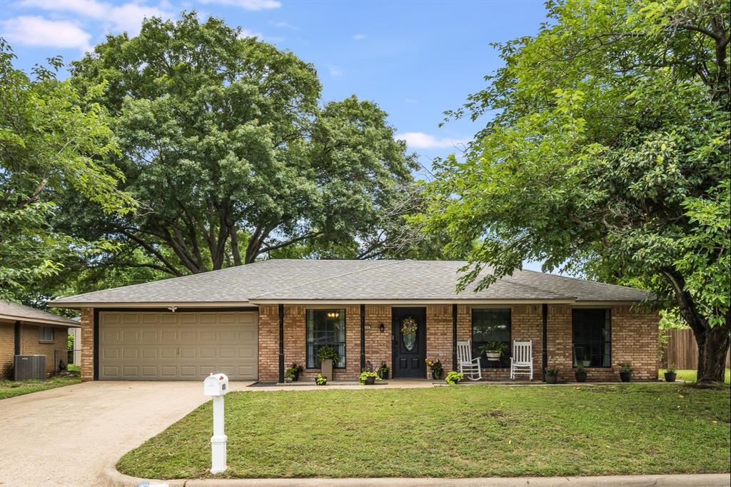 400 Rolling Hills Drive Property Photo 1