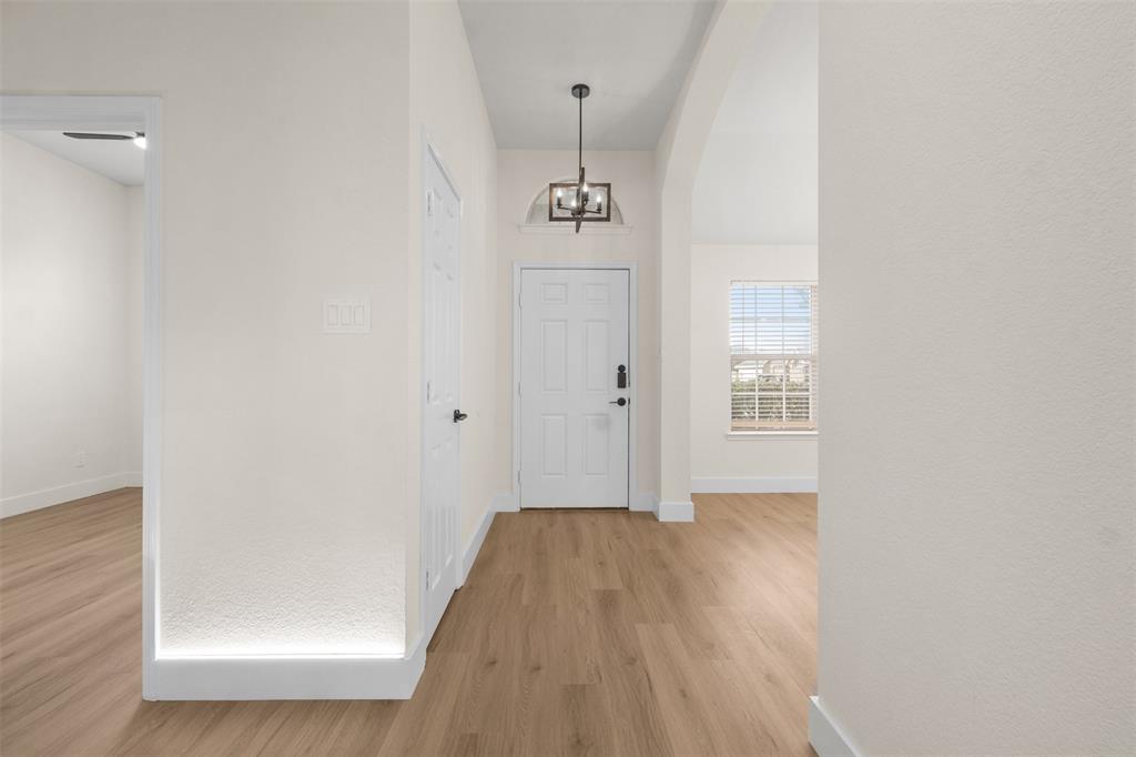 5809 Hidden Pine Lane Property Photo 4