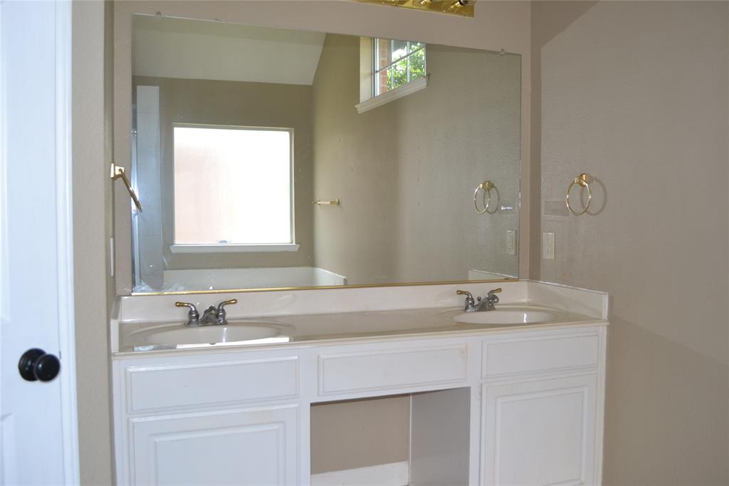 6005 Hidden Pine Lane Property Photo 12