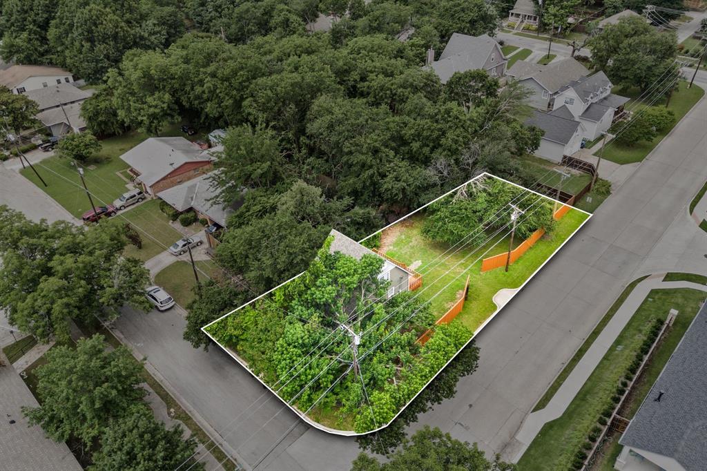 400 Titus Street Property Photo 3