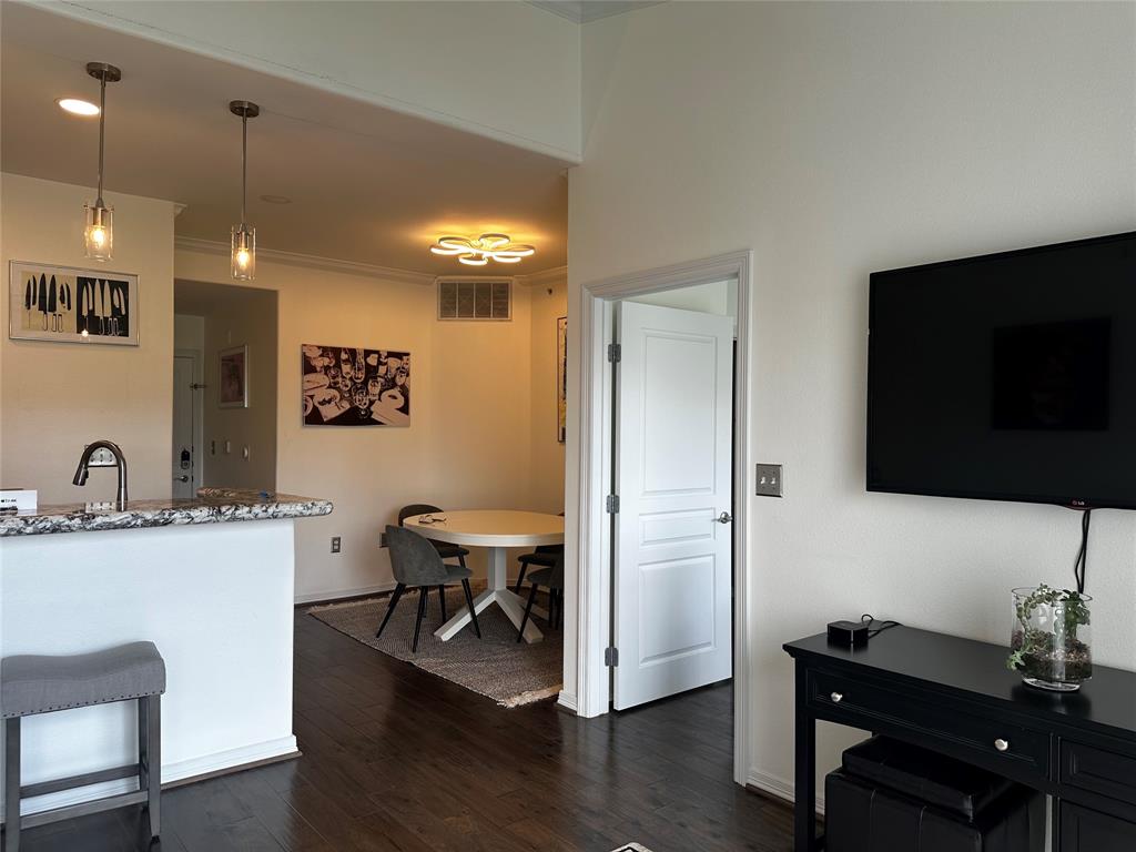 330 Las Colinas Boulevard 422 Property Photo 1