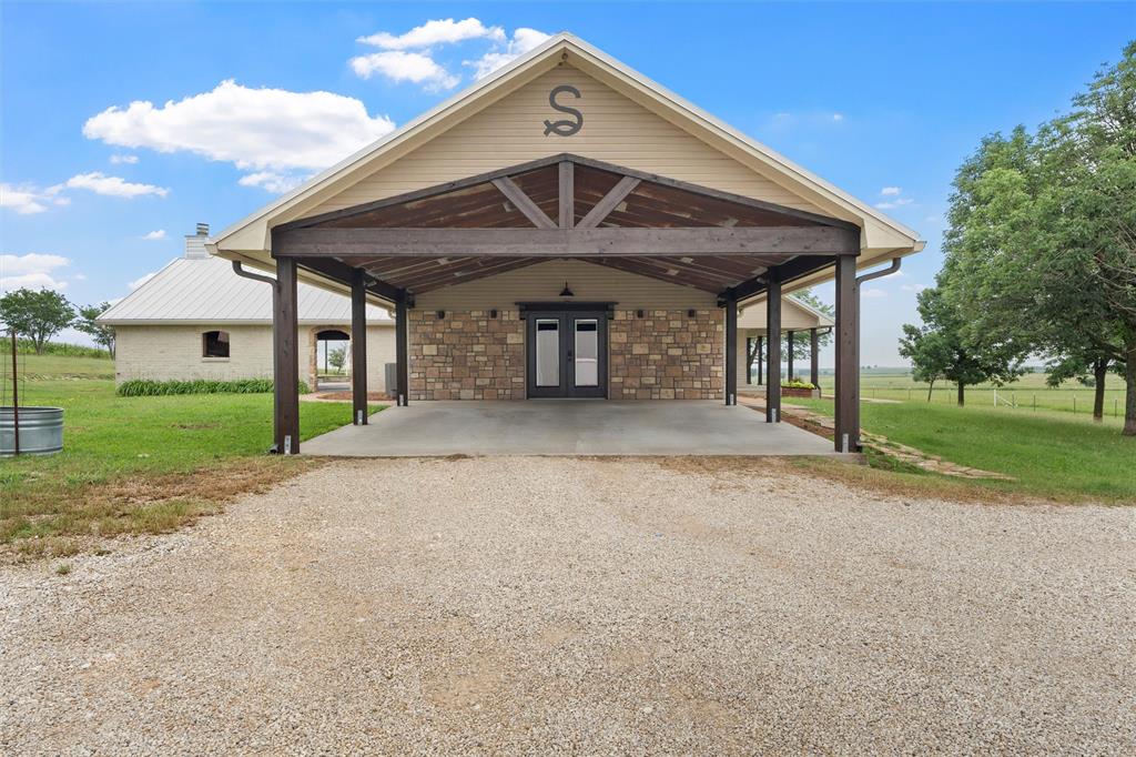 3057 Holy Road Property Photo 4