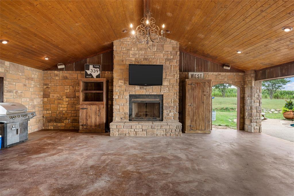 3057 Holy Road Property Photo 7