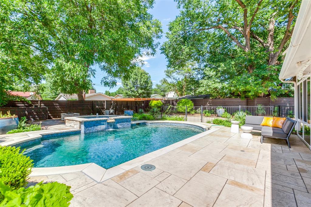 7715 La Cosa Drive Property Photo 1