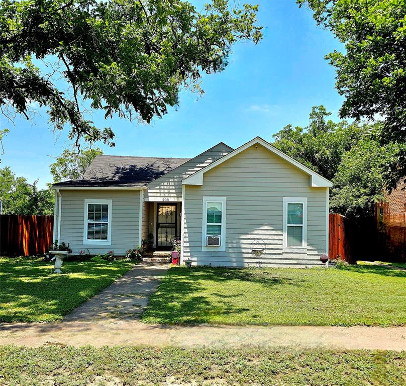 203 Hollywood Street Property Photo 1