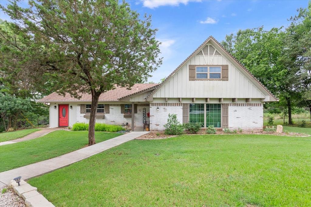 649 Wedgewood Property Photo 1