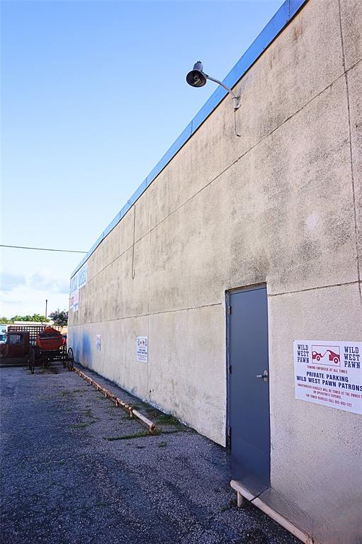 117 E Houston Street Property Photo 7