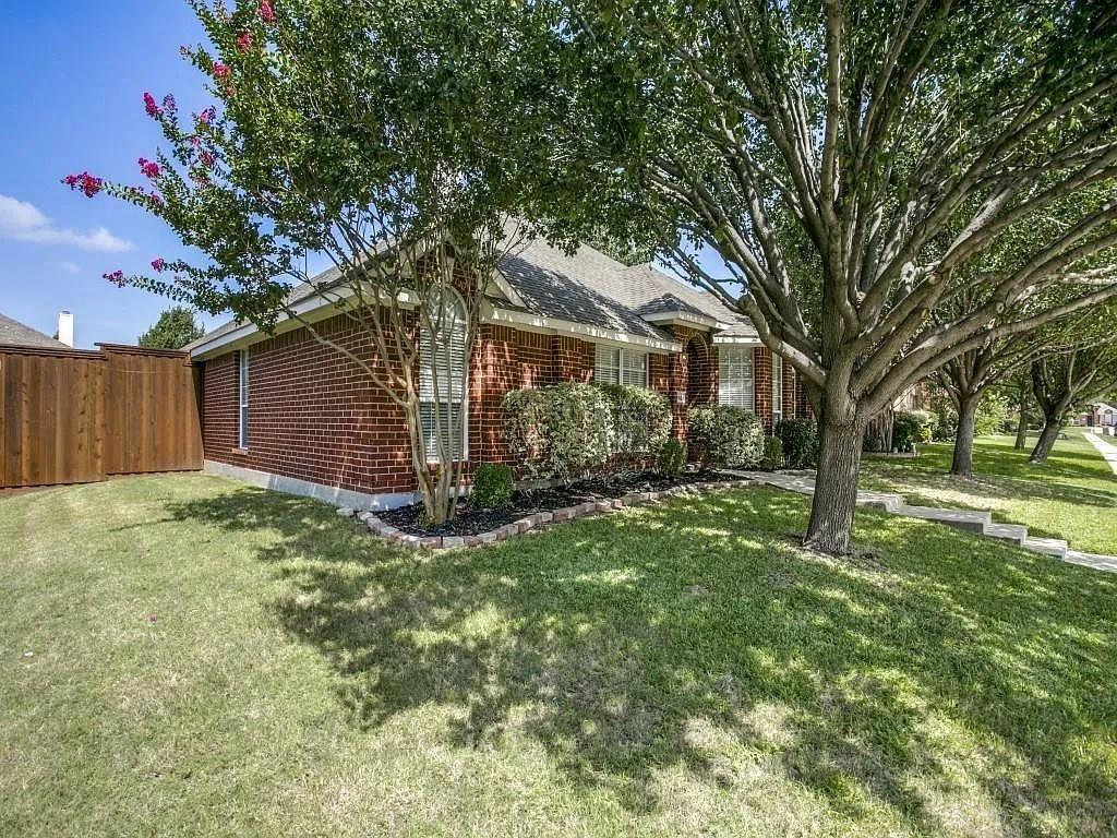 1509 Landsford Drive Property Photo 1