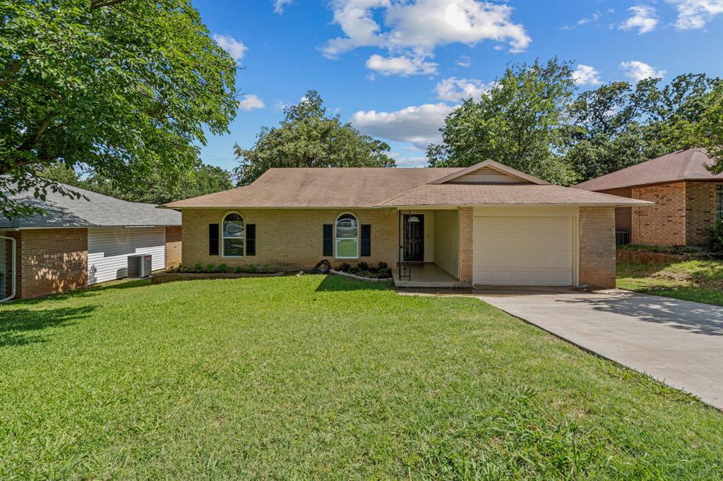 1608 Meadow Oak Street Property Photo 1