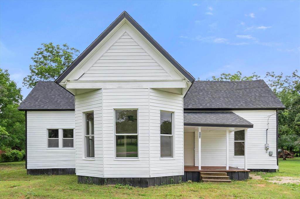 404 S Tyler Avenue Property Photo 1