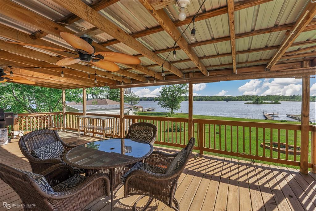 2153 Airport Loop Property Photo 1
