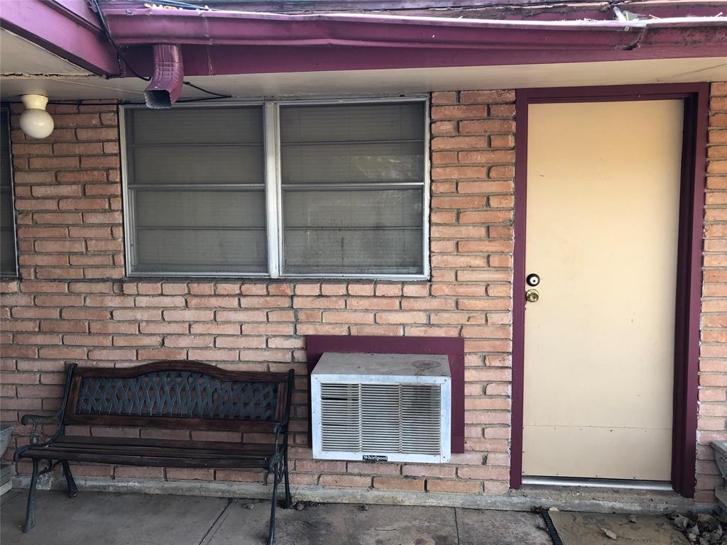 1201 E Texas Avenue Property Photo 7